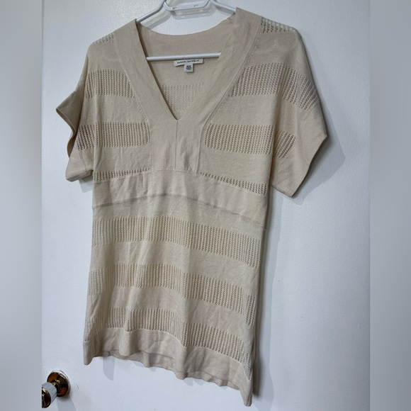 🎉4/30$🎉 Banana Republic Silk-Blend Beige Knit Top - Size Medium - Picture 6 of 6